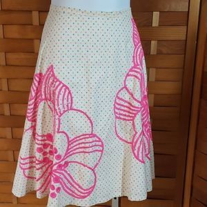 Adorable A symmetrical skirt